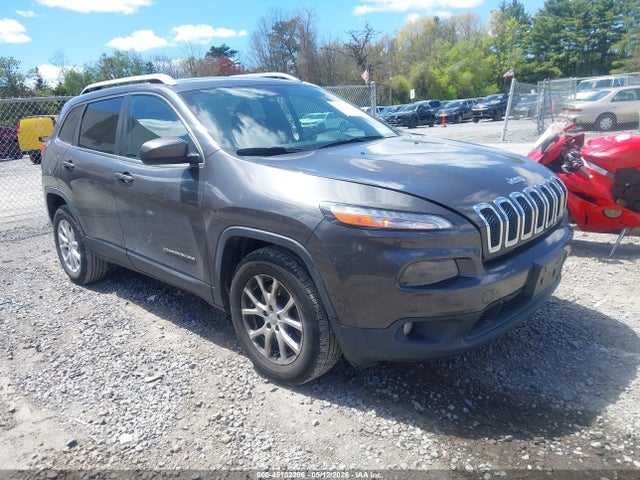 Salvage Jeep Cherokee Image