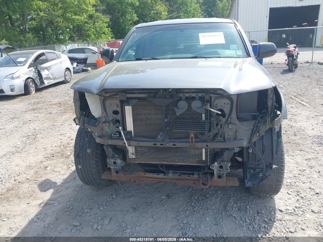 Toyota Tacoma Base V6
