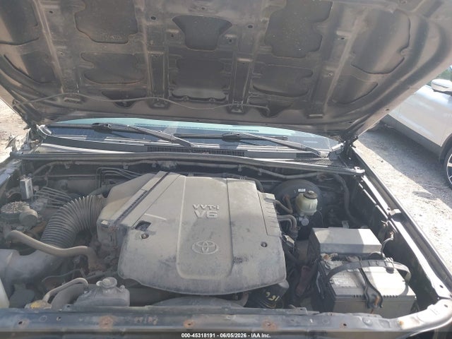 Toyota Tacoma Base V6