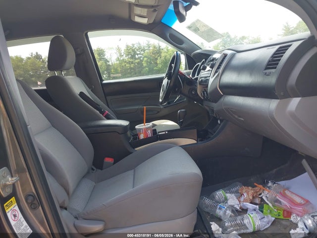 Toyota Tacoma Base V6