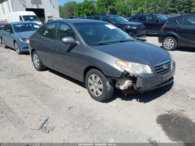 Salvage Hyundai ELANTRA Image