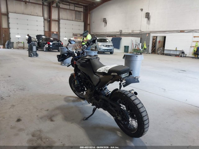 Husqvarna Vitpilen 401 Svartpilen 401
