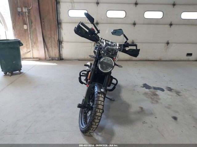 Husqvarna Vitpilen 401 Svartpilen 401