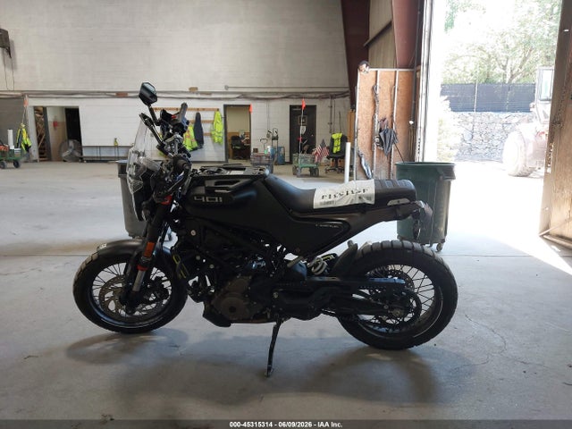 Husqvarna Vitpilen 401 Svartpilen 401