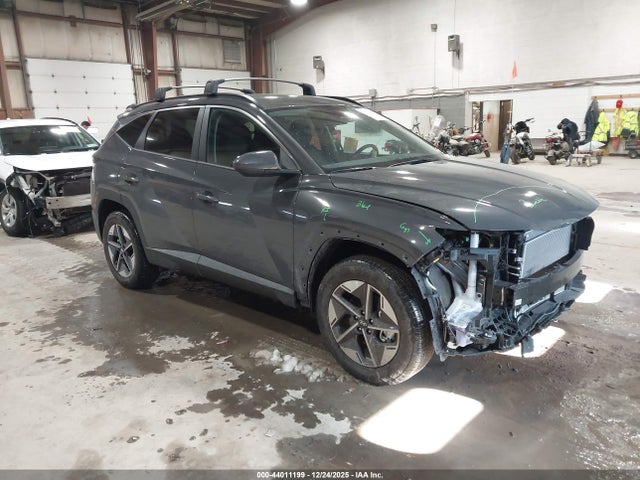 Salvage Hyundai TUCSON Image
