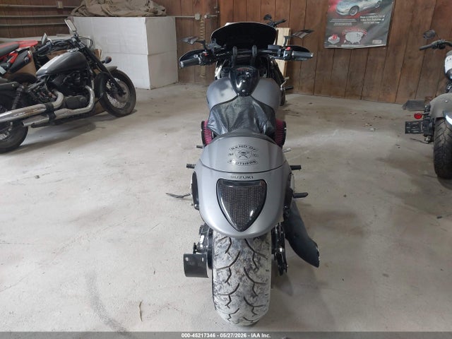 Suzuki Vzr1800