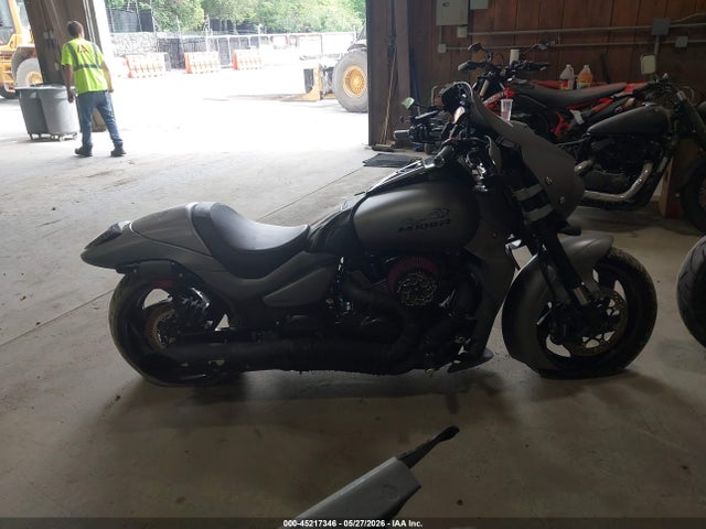 Suzuki Vzr1800