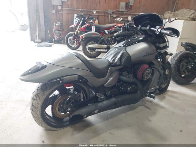 Suzuki Vzr1800