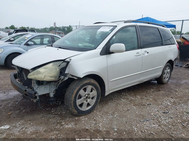 Toyota Sienna Xle