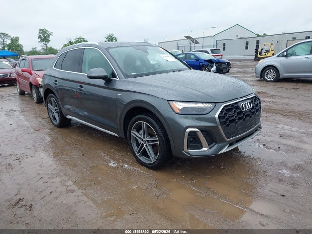 Salvage Audi Q5 Image