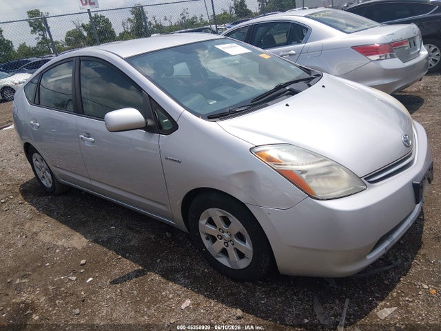 Salvage Toyota Prius Image