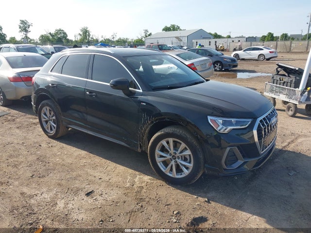Salvage Audi Q3 Image