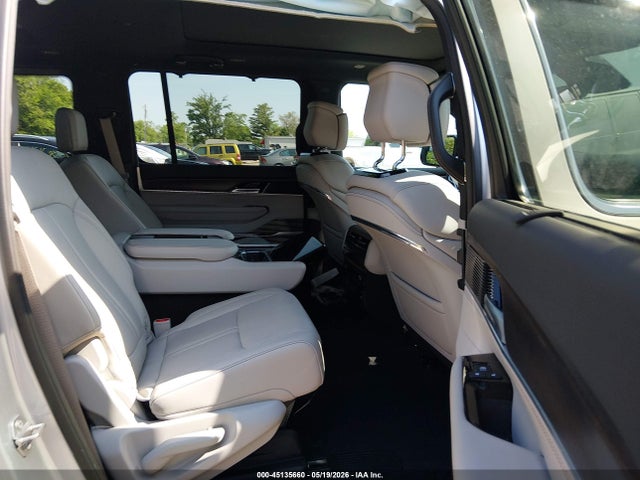 Jeep Grand Wagoneer 4x4