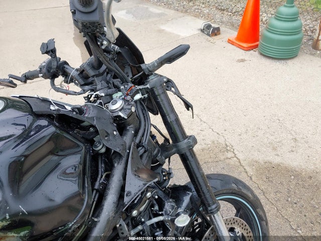 Kawasaki Zr900 S