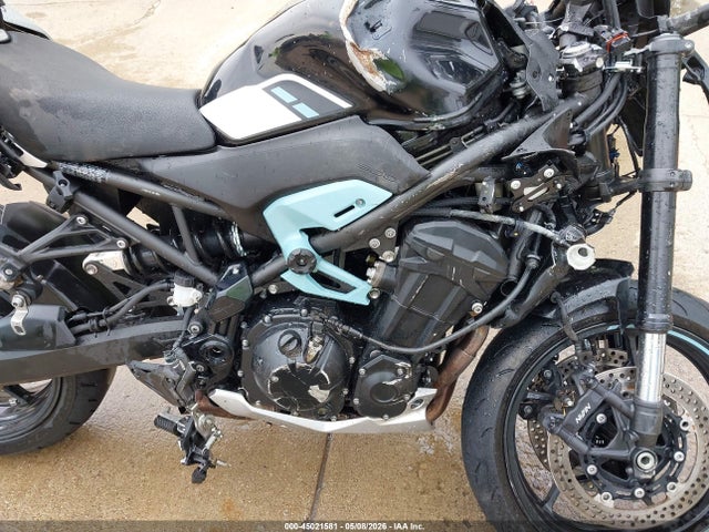 Kawasaki Zr900 S