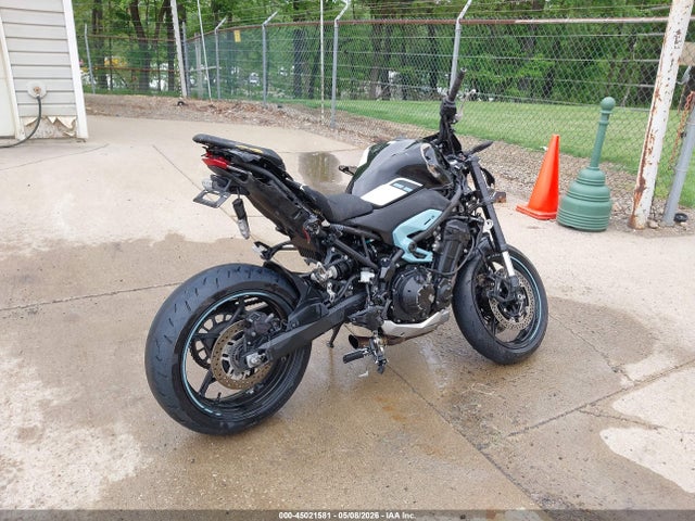 Kawasaki Zr900 S