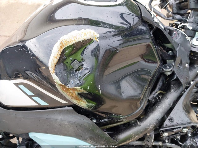 Kawasaki Zr900 S