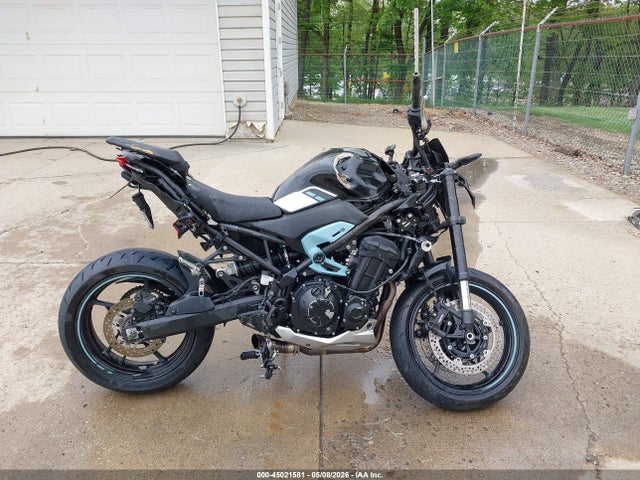 Kawasaki Zr900 S
