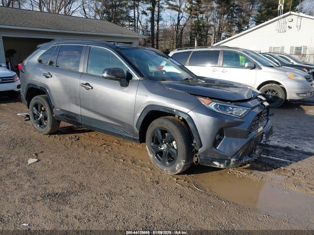 Salvage Toyota RAV4 Image