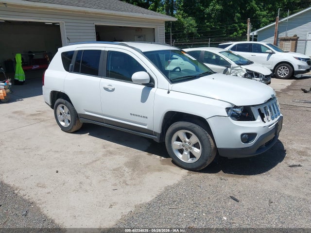 Salvage Jeep Compass Image