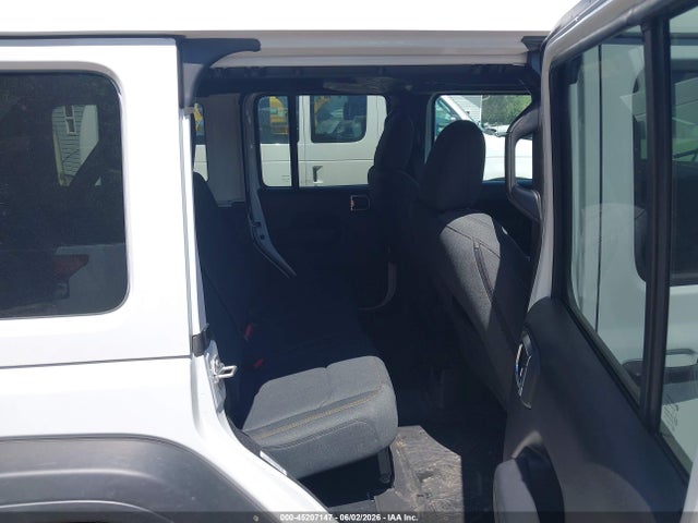 Jeep Wrangler 4-door Summit 4x4
