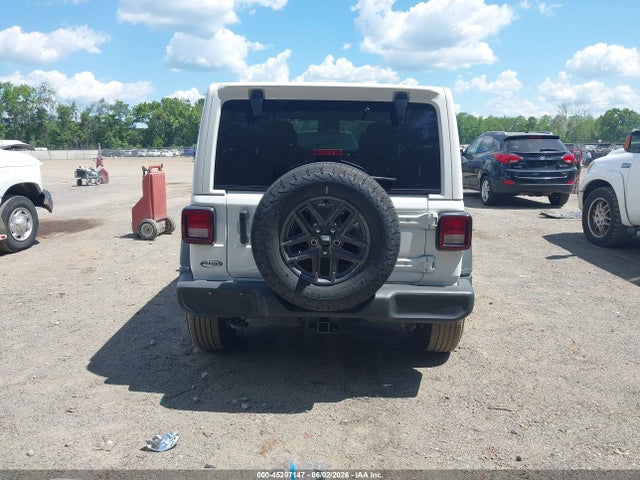 Jeep Wrangler 4-door Summit 4x4