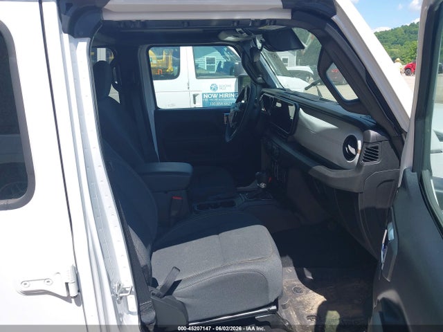 Jeep Wrangler 4-door Summit 4x4