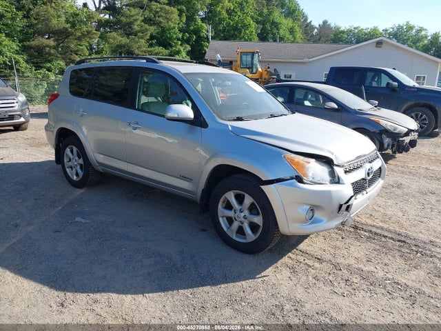 Salvage Toyota RAV4 Image