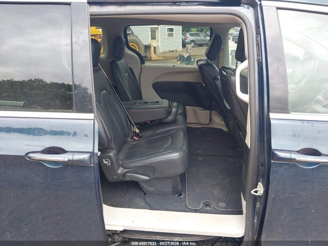 Chrysler Pacifica Touring L