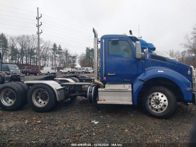 Kenworth T880