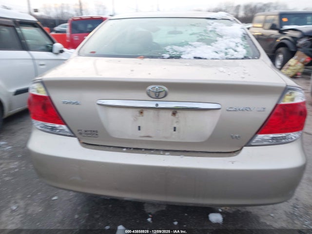 Toyota Camry Le V6