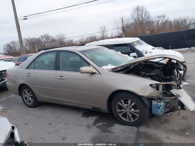 Toyota Camry Le V6