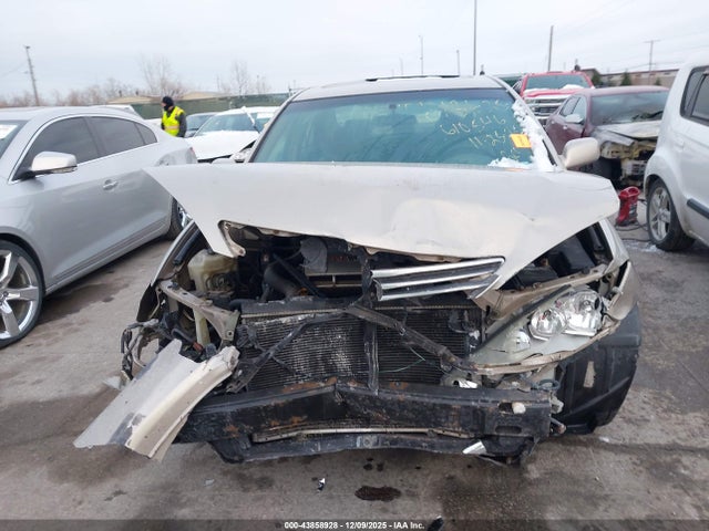 Toyota Camry Le V6
