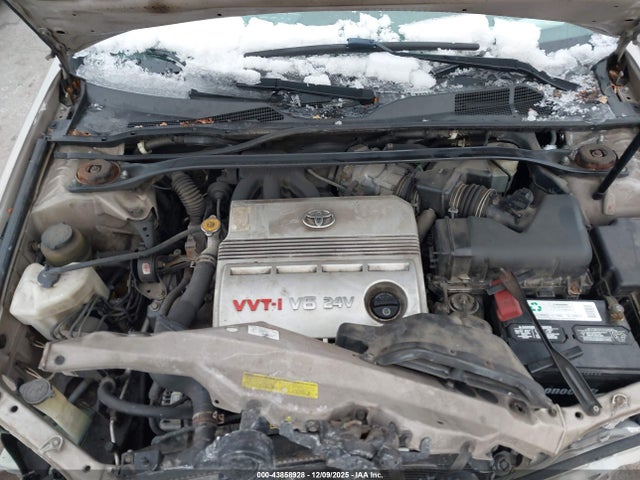 Toyota Camry Le V6
