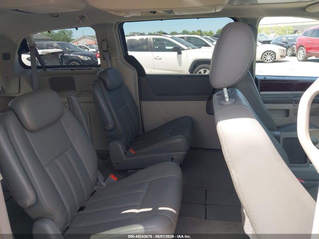 Chrysler Town & Country Touring