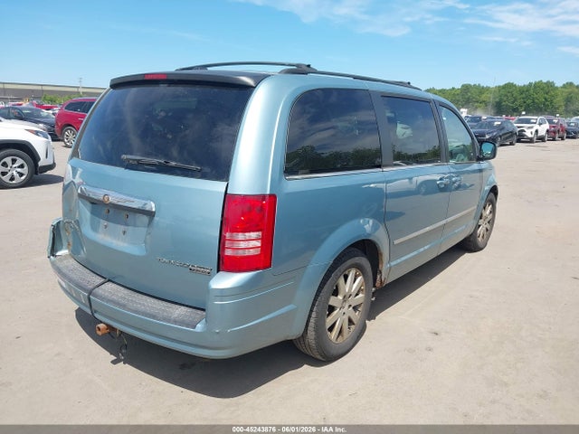 Chrysler Town & Country Touring