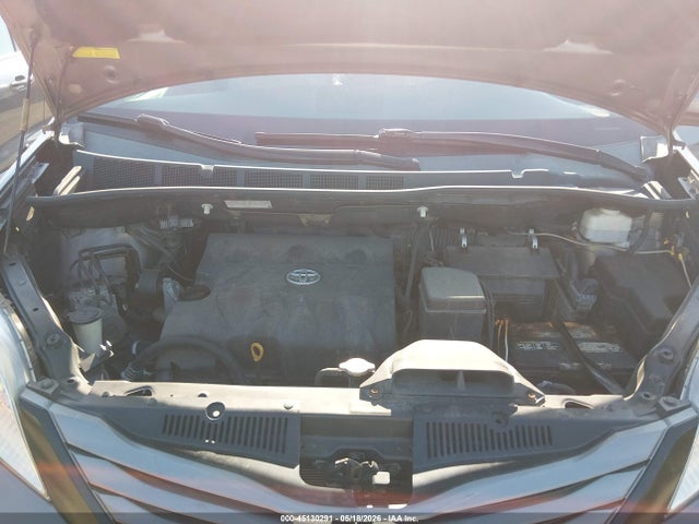 Toyota Sienna Xle V6 8 Passenger