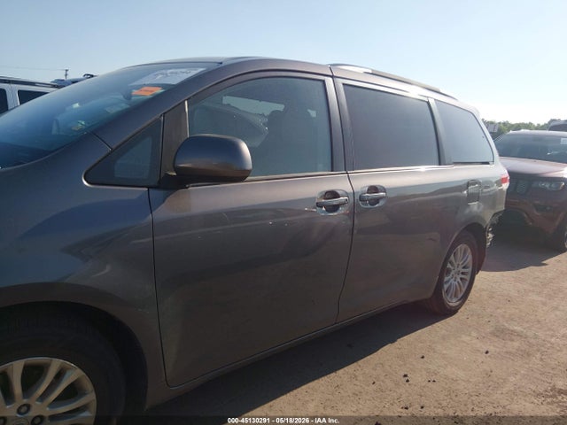 Toyota Sienna Xle V6 8 Passenger