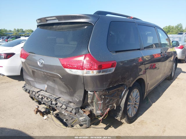 Toyota Sienna Xle V6 8 Passenger