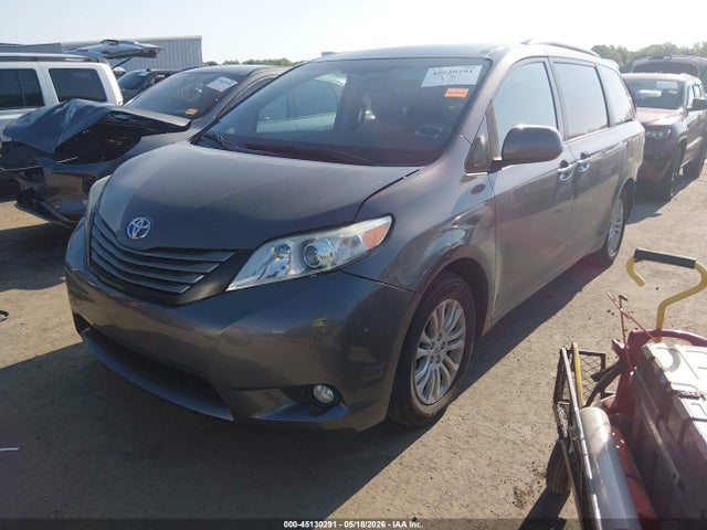 Toyota Sienna Xle V6 8 Passenger