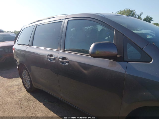 Toyota Sienna Xle V6 8 Passenger