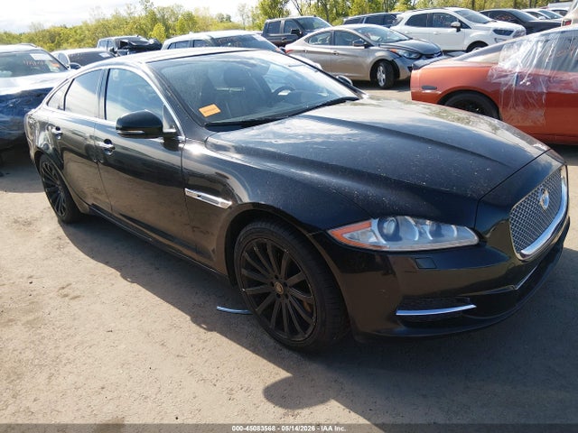 Salvage Jaguar XJ Image