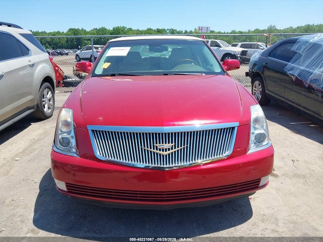 Cadillac DTS Standard