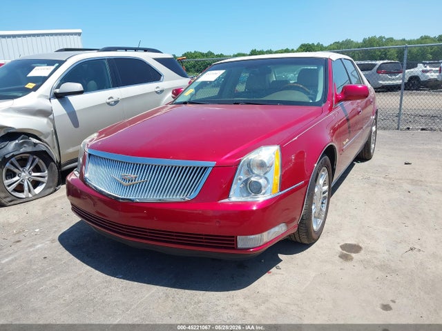 Cadillac DTS Standard