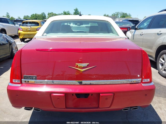 Cadillac DTS Standard