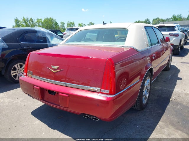 Cadillac DTS Standard