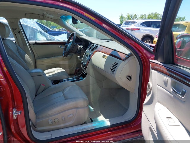 Cadillac DTS Standard