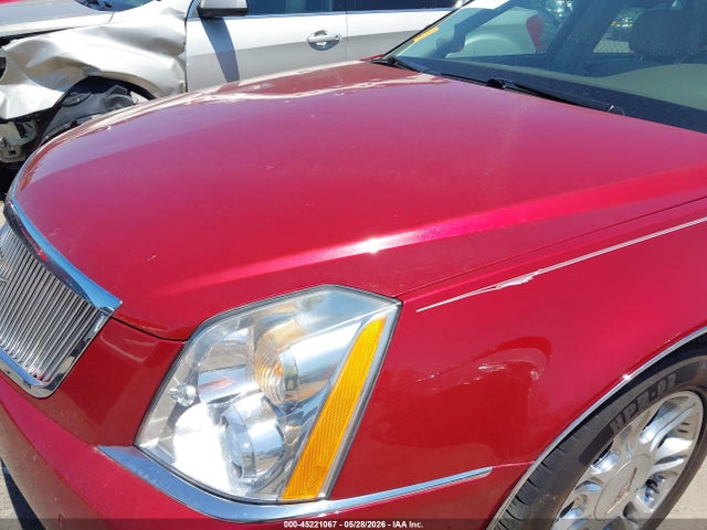 Cadillac DTS Standard