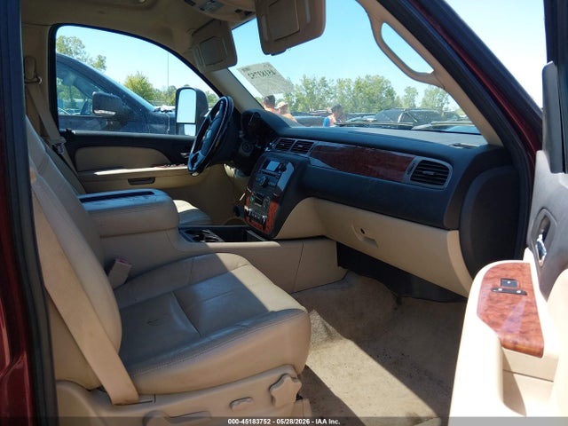 Chevrolet Suburban 2500 Lt