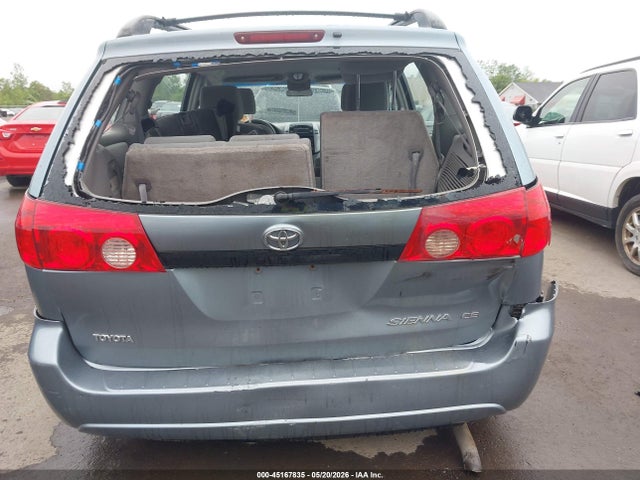 Toyota Sienna Ce